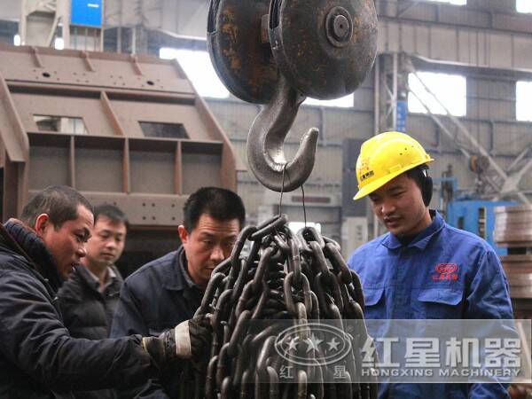 鄂式碎石機匠心做工 鄂式碎石機匠心做工