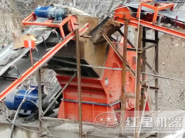 鉀長石細碎機工作現場2 鉀長石細碎機工作現場2