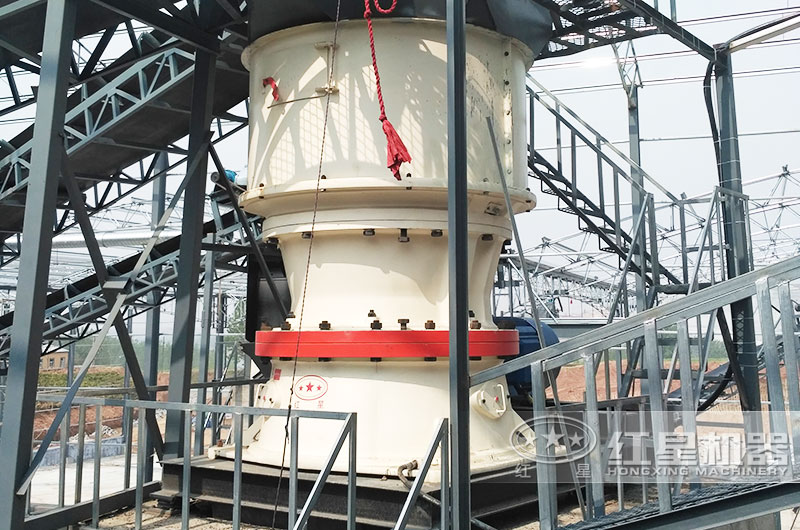 方案一:配單缸液壓圓錐破、制砂機(jī)的現(xiàn)場圖 方案一:配單缸液壓圓錐破、制砂機(jī)的現(xiàn)場圖