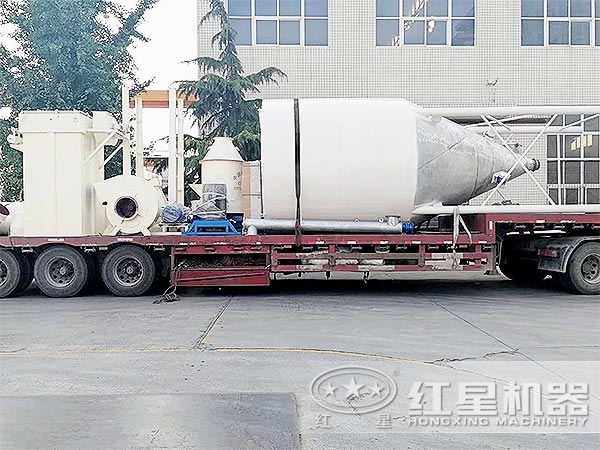 石灰石磨粉機發(fā)貨圖 石灰石磨粉機發(fā)貨圖