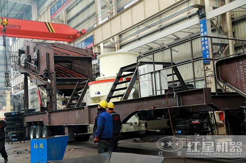 時(shí)產(chǎn)200噸小型移動破碎車，配制砂機(jī)，專業(yè)廠家，價(jià)格實(shí)惠