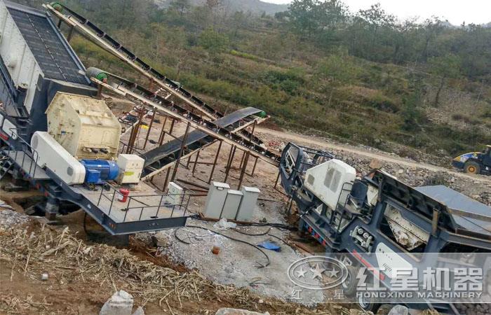 移動(dòng)鄂式破碎機(jī)+反擊式破碎機(jī)+振動(dòng)篩組合,產(chǎn)量大,出料范圍可調(diào) 移動(dòng)鄂式破碎機(jī)+反擊式破碎機(jī)+振動(dòng)篩組合,產(chǎn)量大,出料范圍可調(diào)