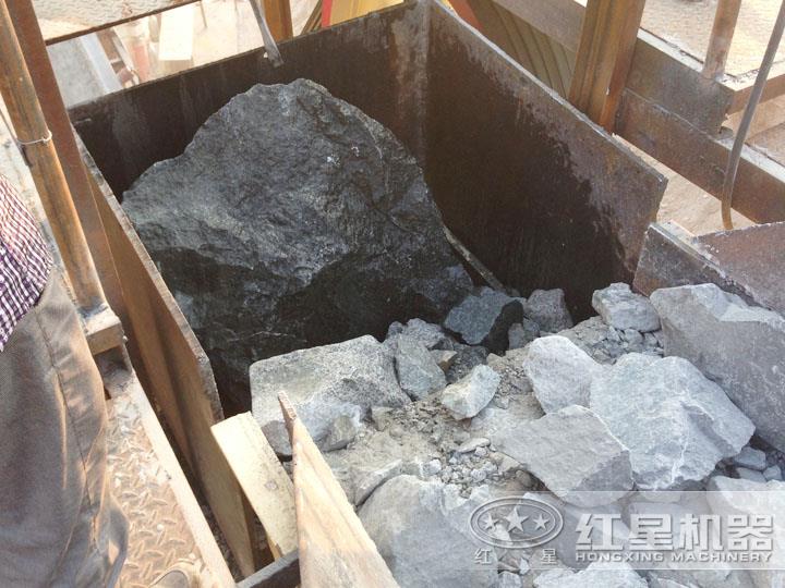 印尼尾礦加工現(xiàn)場，進料粒度大，出料5-10mm