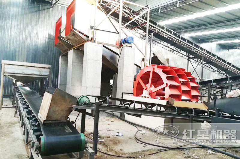 固定洗砂機(jī)作業(yè)現(xiàn)場(chǎng) 固定洗砂機(jī)作業(yè)現(xiàn)場(chǎng)