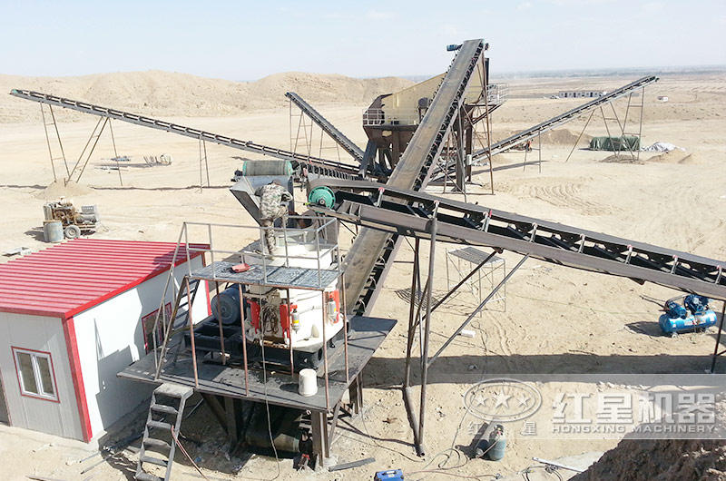 浙江石英砂采石場圓錐破碎機生產現(xiàn)場 浙江石英砂采石場圓錐破碎機生產現(xiàn)場