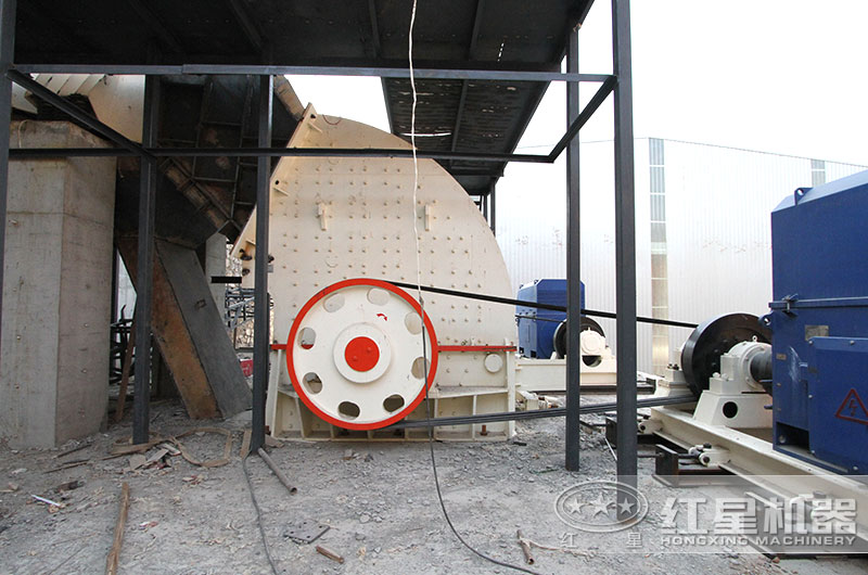 重錘式破碎機(jī)作業(yè)現(xiàn)場(chǎng)圖 重錘式破碎機(jī)作業(yè)現(xiàn)場(chǎng)圖