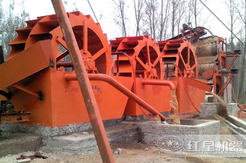 一天1000噸洗砂機(jī)器作業(yè)現(xiàn)場(chǎng)圖 一天1000噸洗砂機(jī)器作業(yè)現(xiàn)場(chǎng)圖