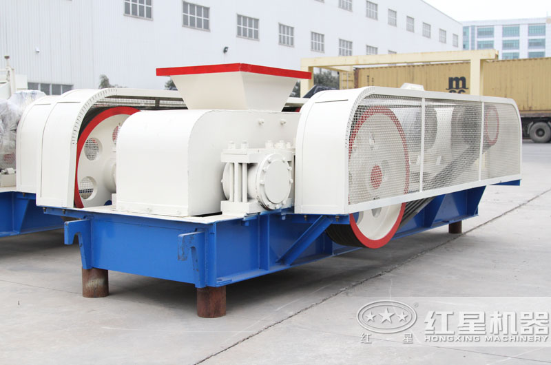 對輥式石頭制砂機:可對含有8%左右水分物料制砂 對輥式石頭制砂機:可對含有8%左右水分物料制砂