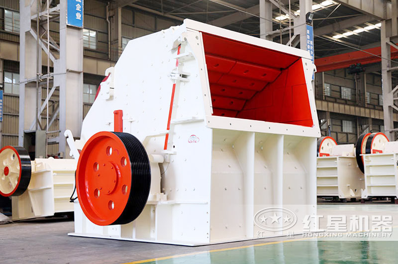 反擊式破碎機實拍,整形效果好,粒度更均勻 反擊式破碎機實拍,整形效果好,粒度更均勻