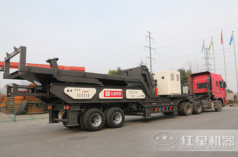 小型花崗巖移動(dòng)式破碎機(jī)設(shè)備發(fā)貨 小型花崗巖移動(dòng)式破碎機(jī)設(shè)備發(fā)貨