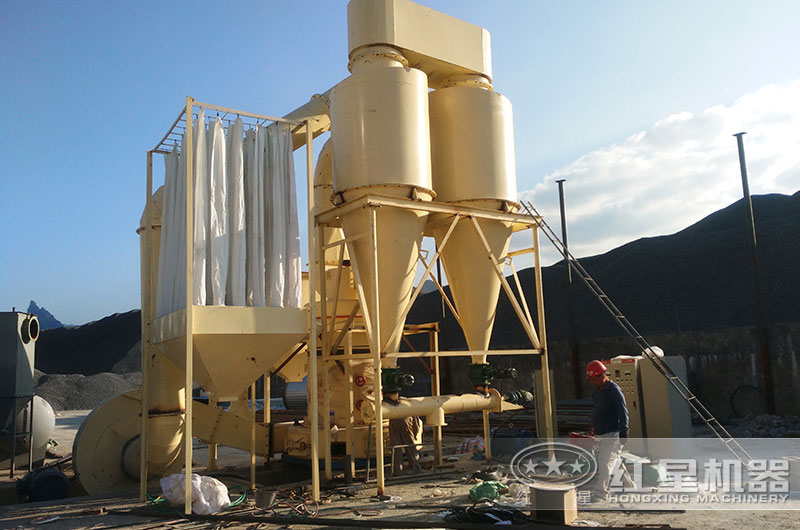 小型超細粉磨機生產現場圖片 小型超細粉磨機生產現場圖片