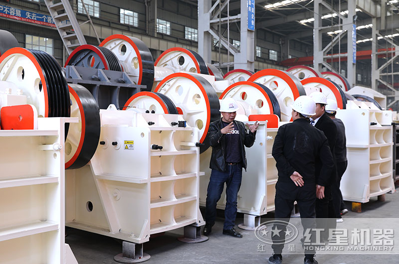 經(jīng)理陪同客戶來廠參觀 經(jīng)理陪同客戶來廠參觀