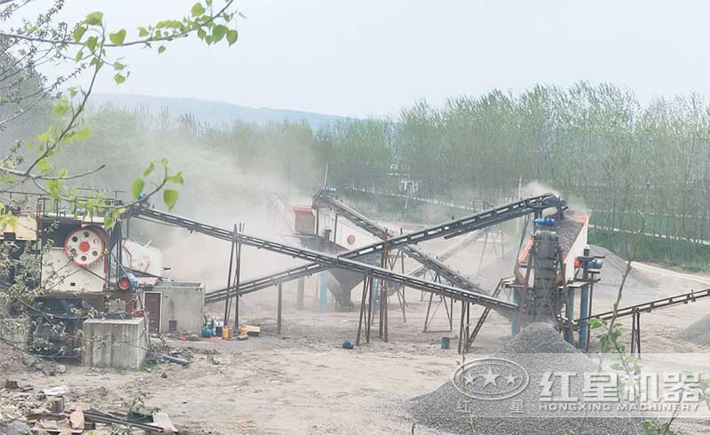 砂石生產(chǎn)線現(xiàn)場 砂石生產(chǎn)線現(xiàn)場