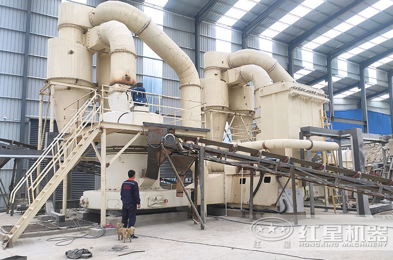 石灰石磨粉生產(chǎn)線現(xiàn)場 石灰石磨粉生產(chǎn)線現(xiàn)場