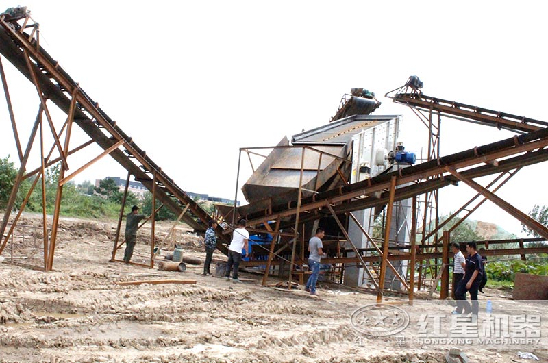 振動篩生產(chǎn)現(xiàn)場 振動篩生產(chǎn)現(xiàn)場