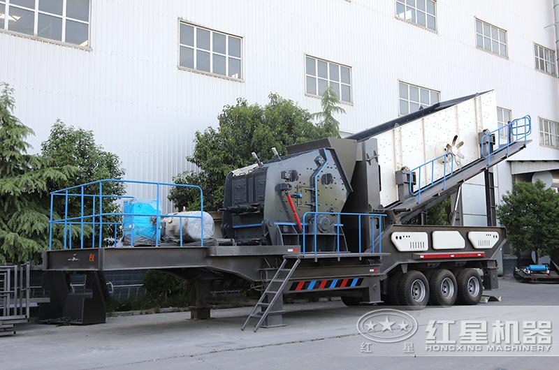 輪胎式移動破碎站(反擊破) 輪胎式移動破碎站(反擊破)