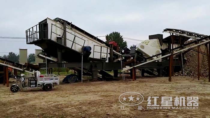 一小時(shí)400方的車載重錘破碎石車作業(yè)現(xiàn)場(chǎng) 一小時(shí)400方的車載重錘破碎石車作業(yè)現(xiàn)場(chǎng)