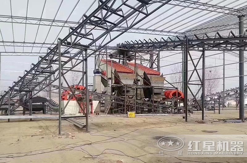 鵝卵石制砂洗沙加工客戶現(xiàn)場 鵝卵石制砂洗沙加工客戶現(xiàn)場