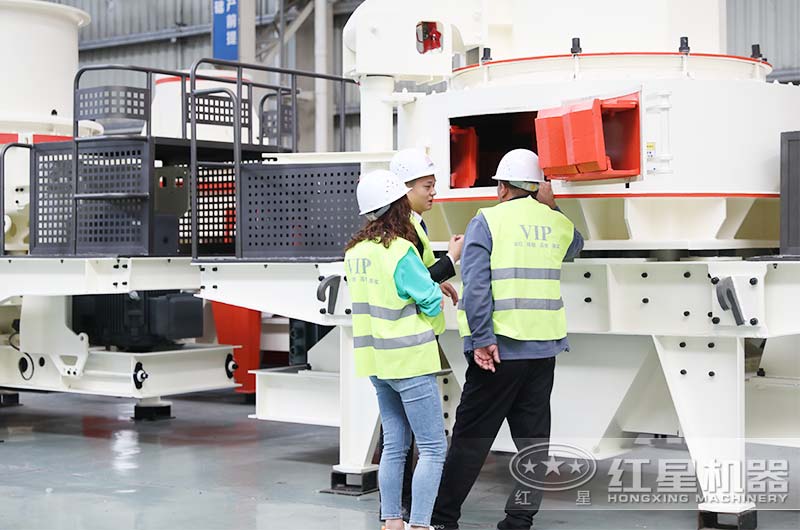 客戶來(lái)廠考察沖擊式制砂機(jī) 客戶來(lái)廠考察沖擊式制砂機(jī)