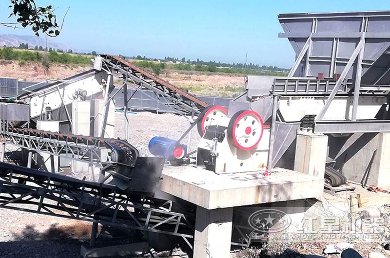 火山巖碎石加工現場 火山巖碎石加工現場