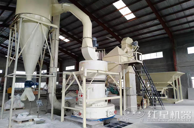 小型高嶺土磨粉作業現場 小型高嶺土磨粉作業現場