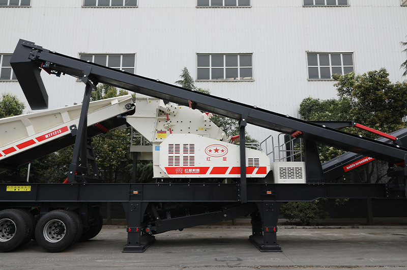 反擊式流動(dòng)打石機(jī) 反擊式流動(dòng)打石機(jī)